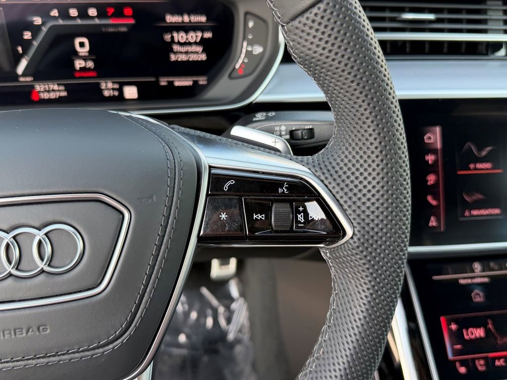 Used 2024 Audi S8 image 31