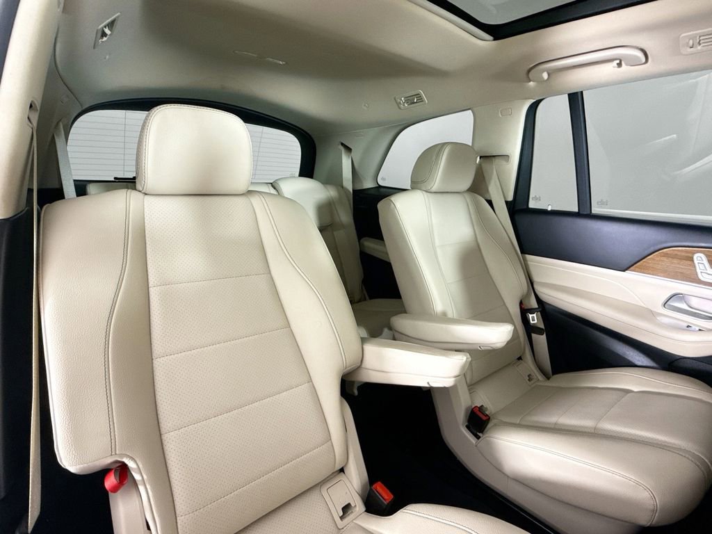 Used 2023 Mercedes-Benz GLS 450 4MATIC image 15