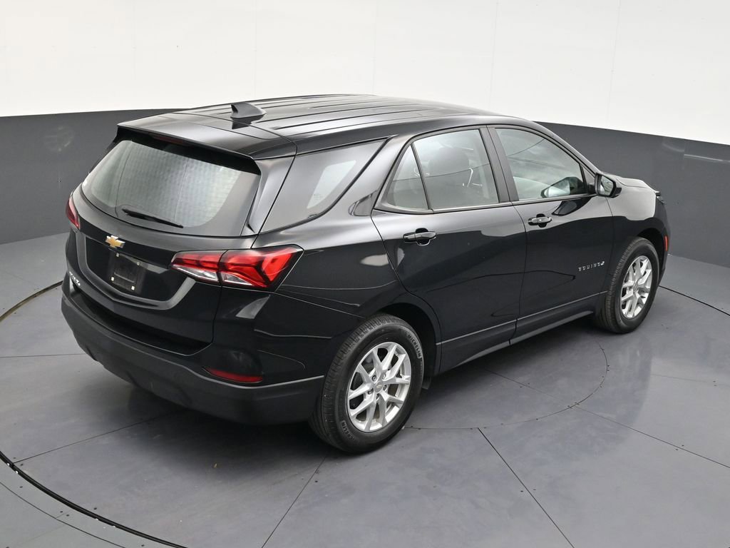 Used 2023 Chevrolet Equinox LS image 16