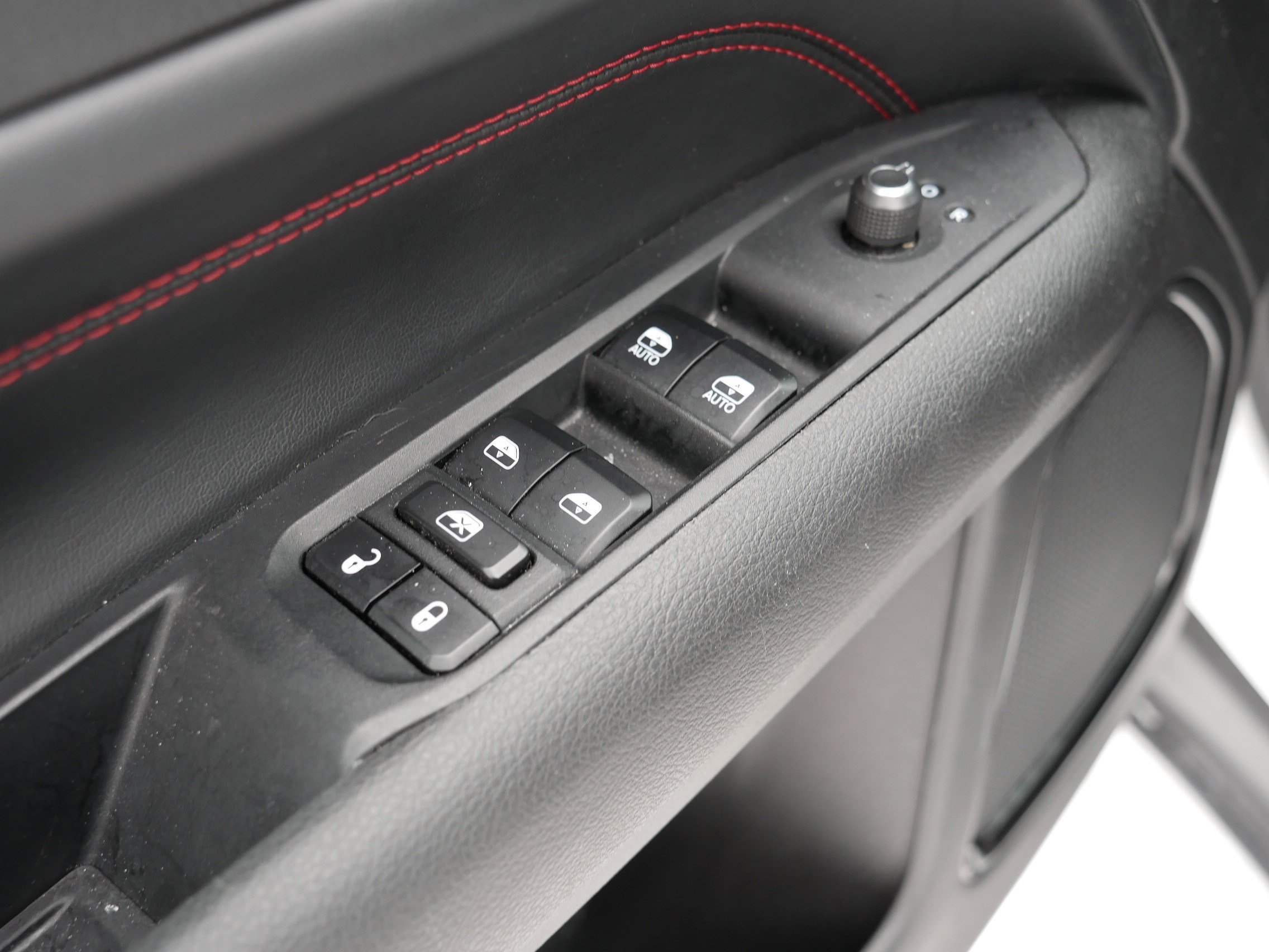 Used 2023 Jeep Compass Trailhawk image 19