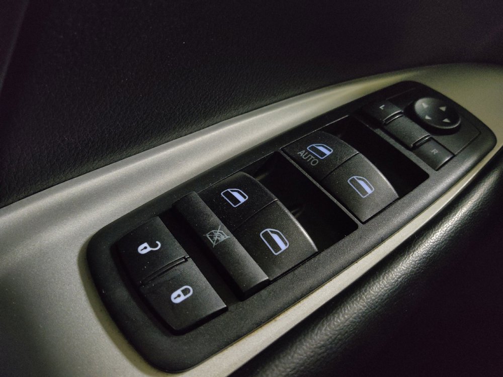 Used 2020 Dodge Journey SE w/ Blacktop Package FWD image 27