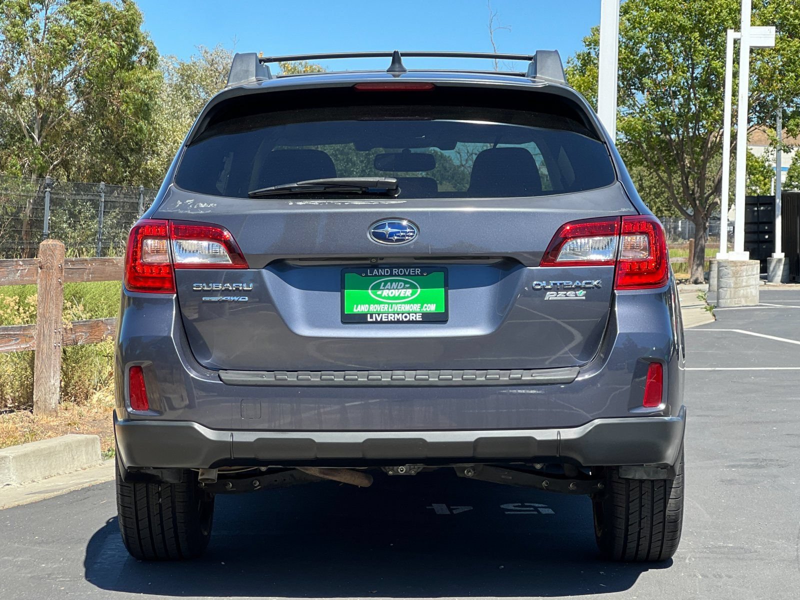 Used 2016 Subaru Outback 2.5i Limited AWD/4WD image 5