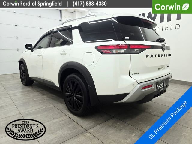 Used 2024 Nissan Pathfinder SL w/ SL Premium Package AWD/4WD image 3
