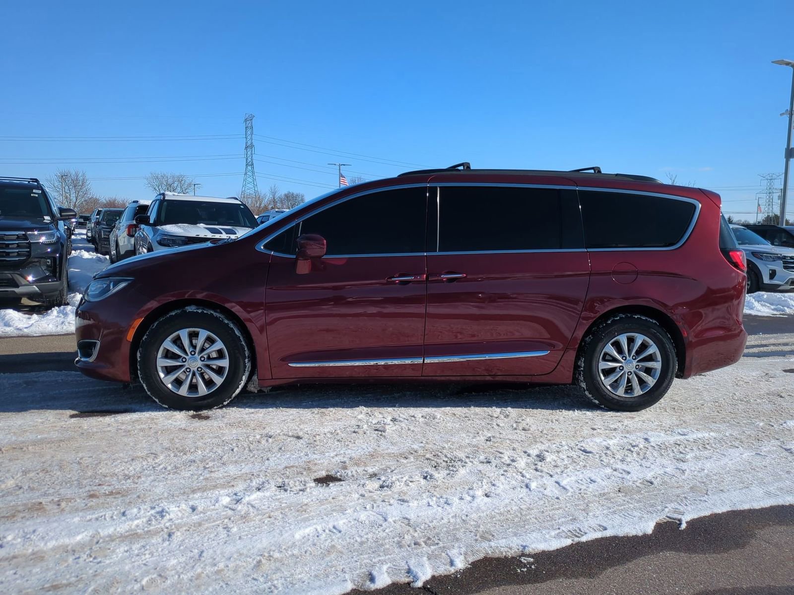 Used 2017 Chrysler Pacifica Touring-L image 3