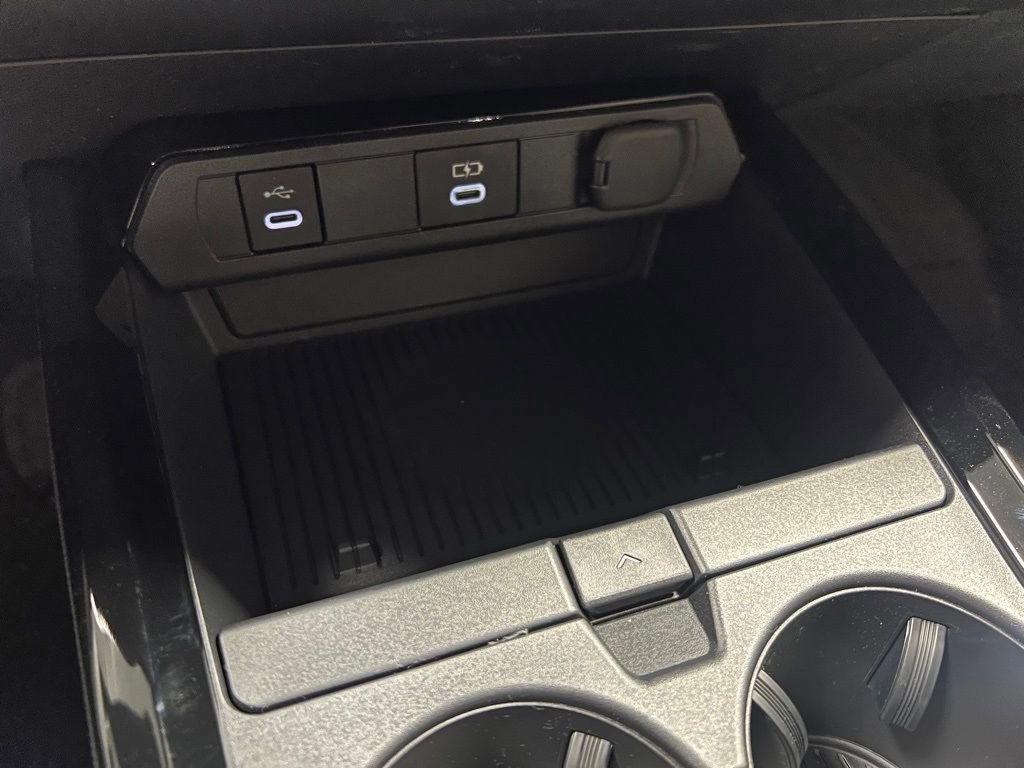 New 2026 Toyota Prius LE FWD image 29