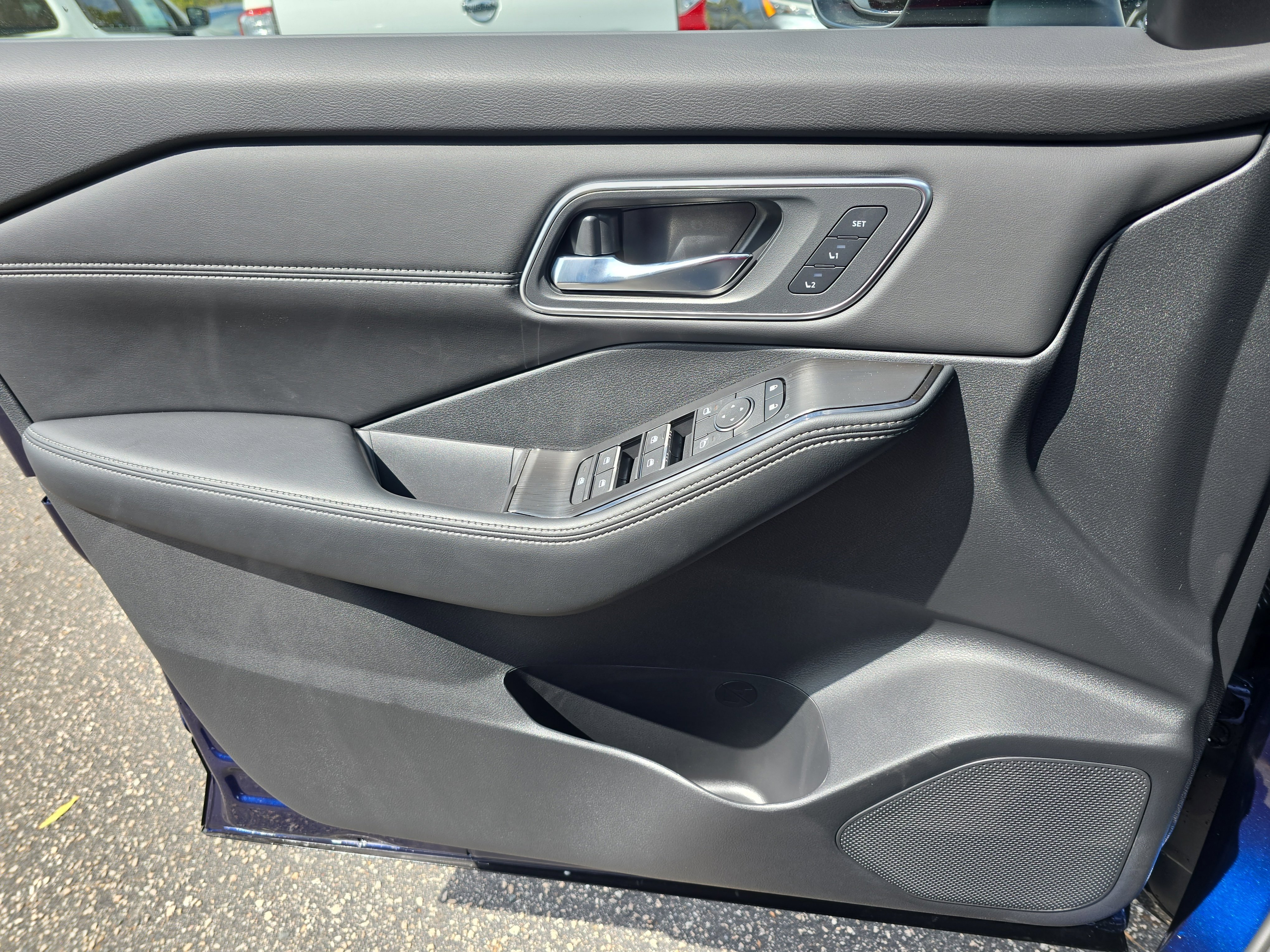 New 2026 Nissan Rogue Platinum image 27