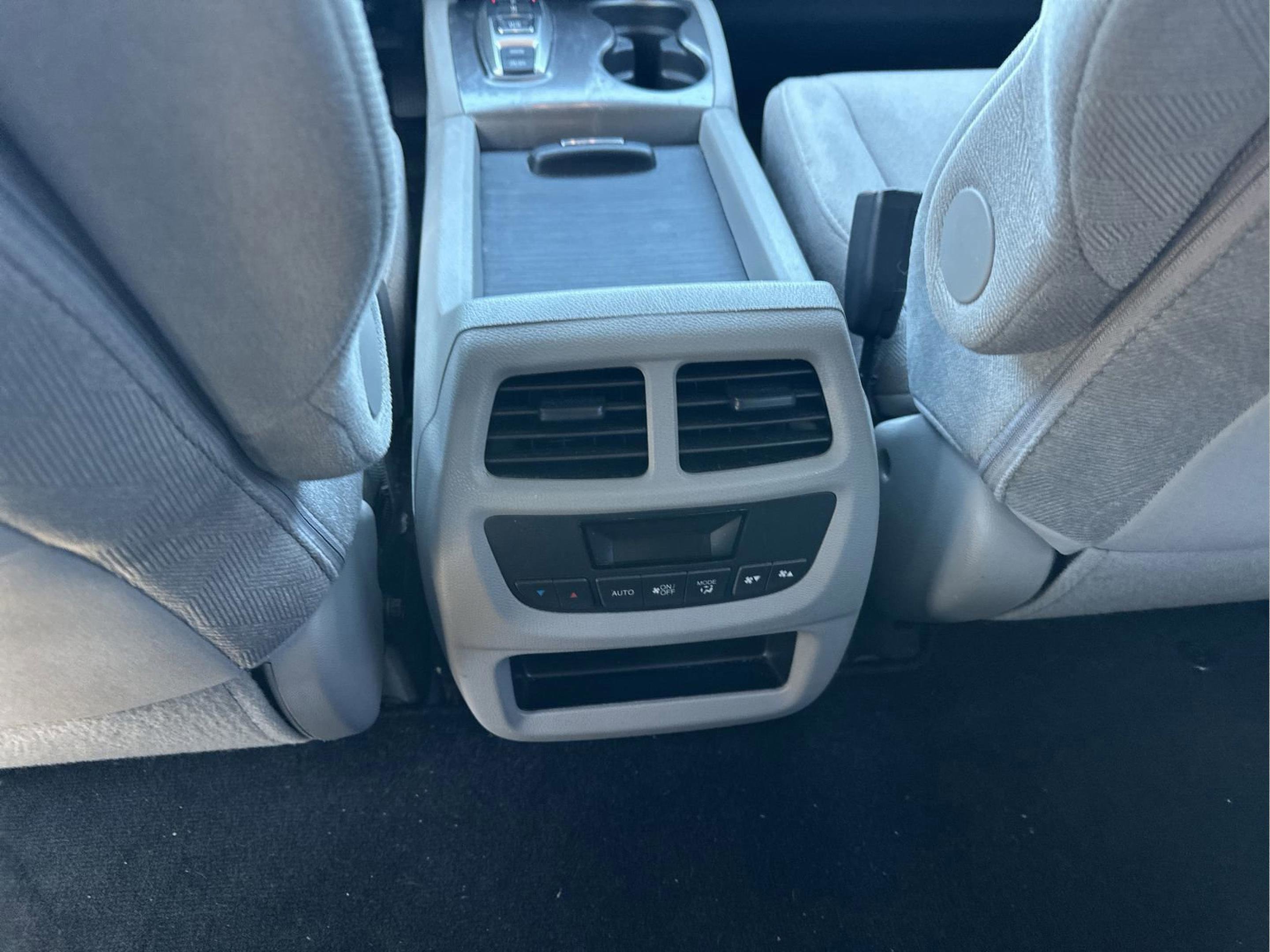 Used 2021 Honda Pilot EX image 32