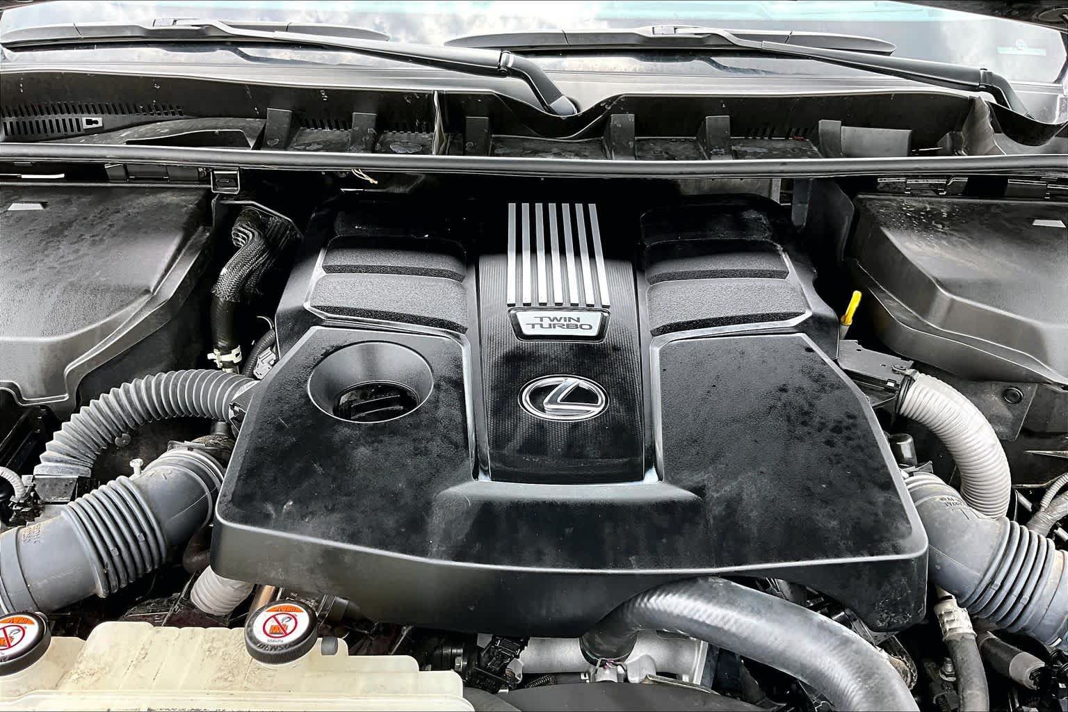 Used 2023 Lexus LX 600 F Sport w/ Accessory Package (Z1) AWD/4WD image 32