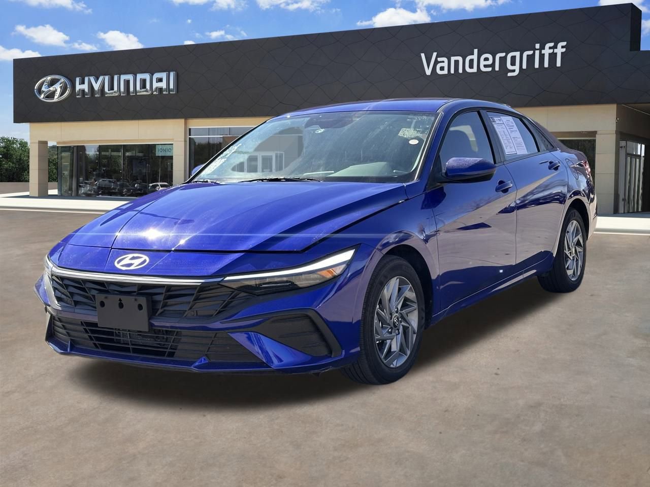 Used 2025 Hyundai Elantra Blue image 4