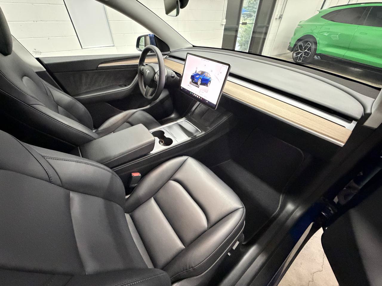 Used 2024 Tesla Model Y Long Range AWD/4WD image 19