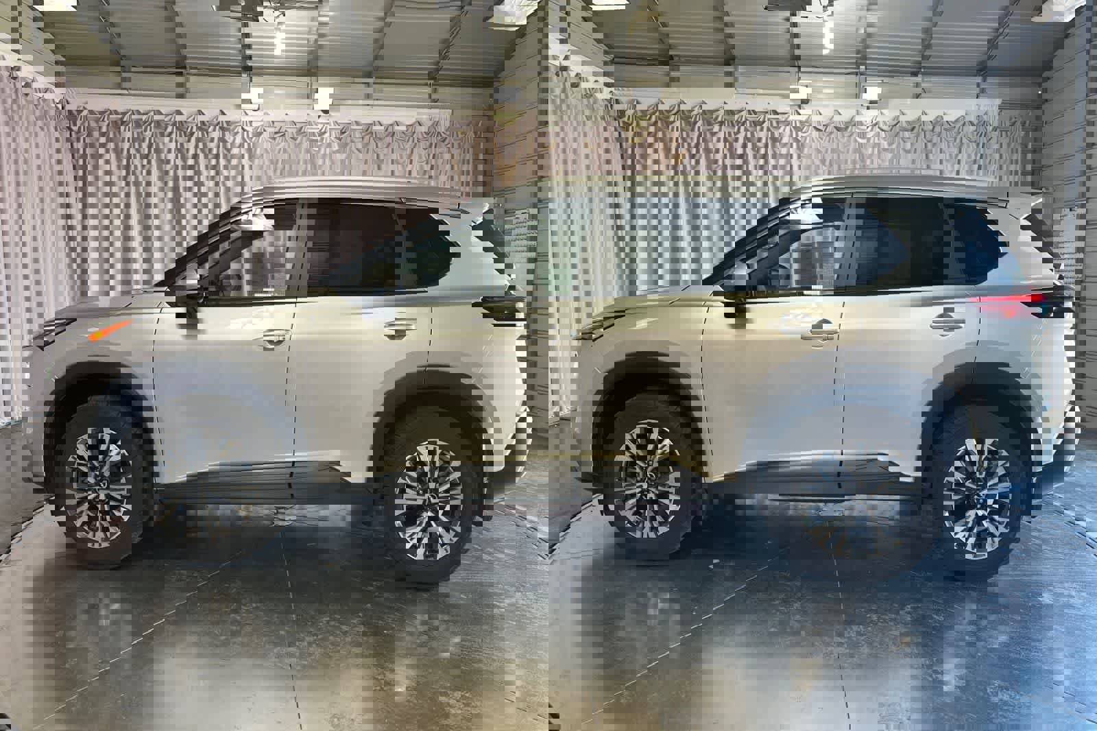 Certified 2023 Nissan Rogue SV w/ SV Premium B Package image 6