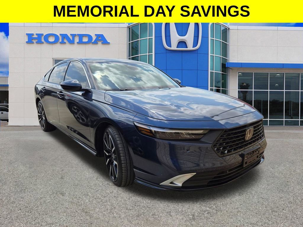Used 2024 Honda Accord Touring image 9