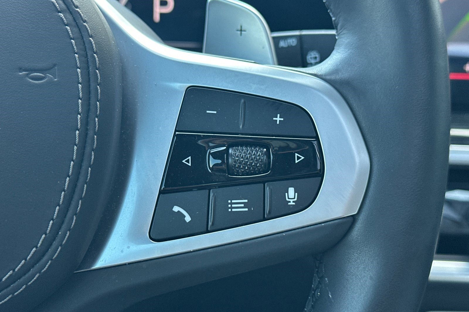 Certified 2024 BMW X5 sDrive40i w/ M Sport Package image 32