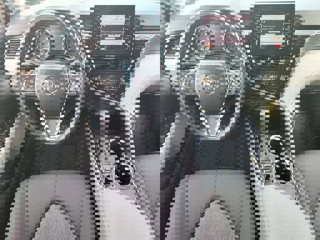Used 2023 Toyota Camry LE image 12