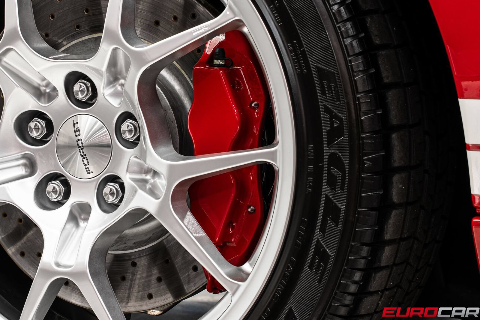 Used 2005 Ford GT RWD image 25