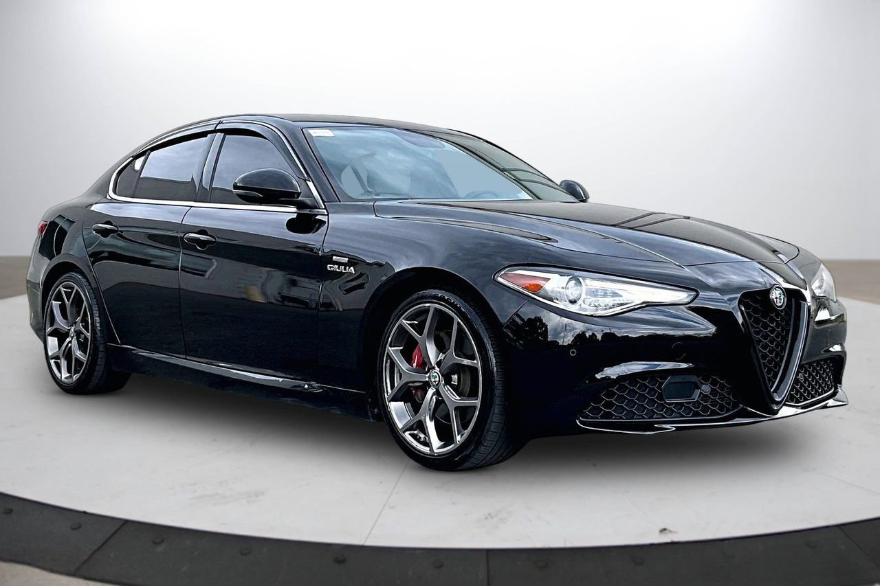 Used 2019 Alfa Romeo Giulia RWD image 2