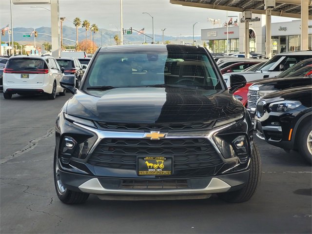 Used 2023 Chevrolet Blazer LT image 2