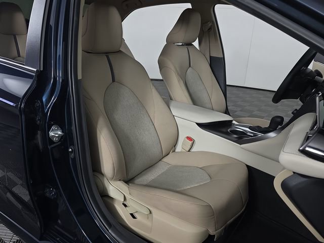 Used 2021 Toyota Camry LE FWD image 19