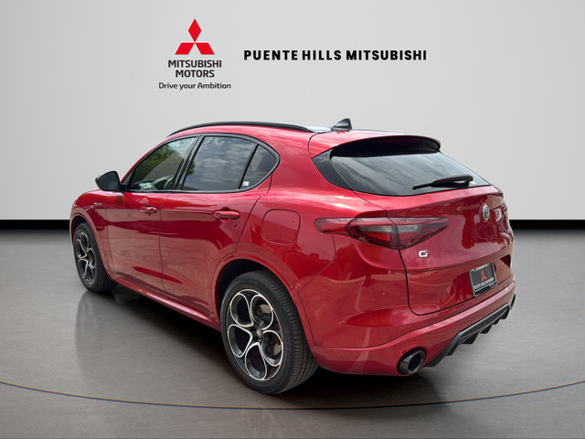 Used 2023 Alfa Romeo Stelvio Veloce AWD/4WD image 7