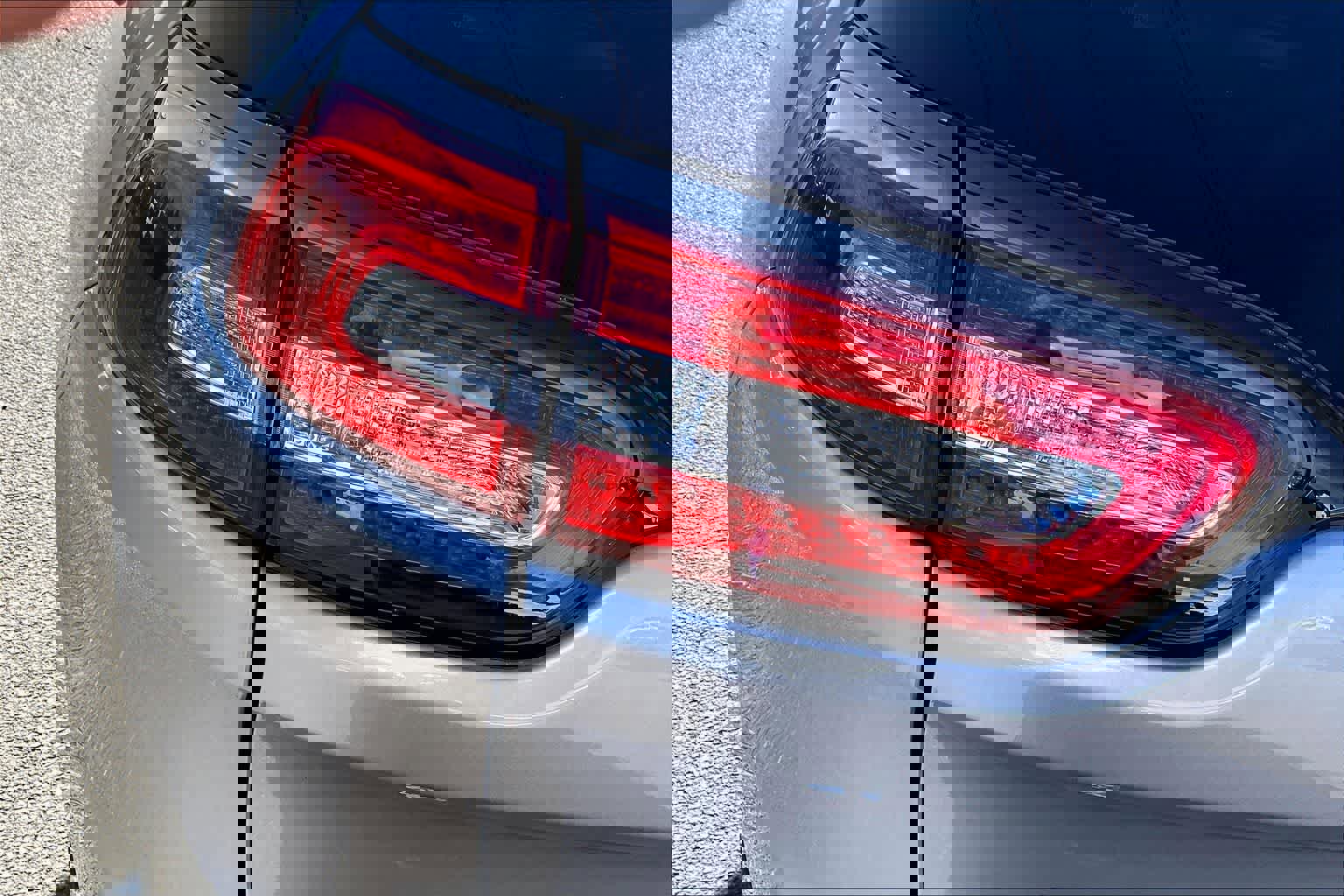 Used 2017 Jeep Cherokee Latitude w/ Comfort/Convenience Group image 32