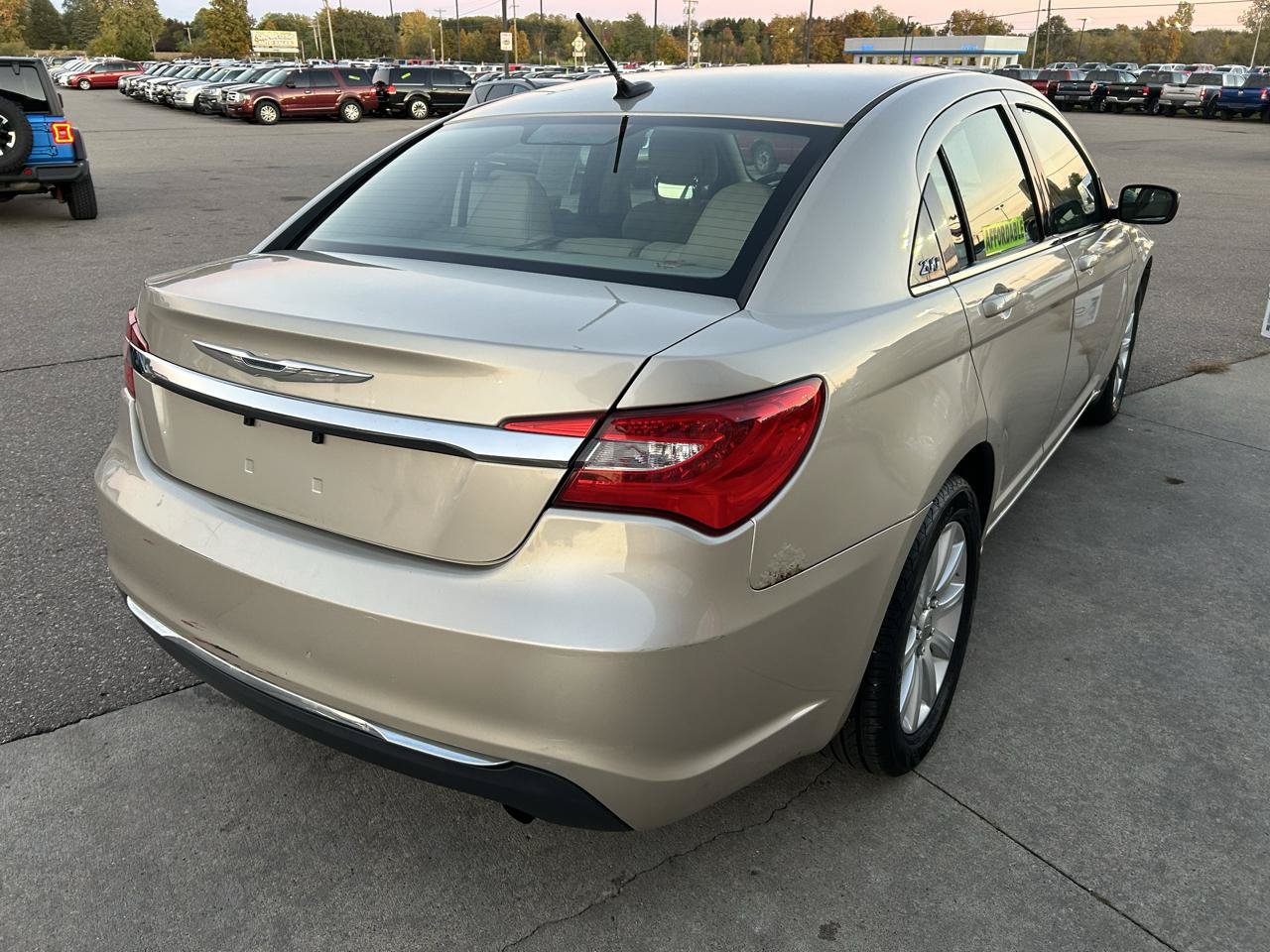 Used 2013 Chrysler 200 Touring FWD image 5