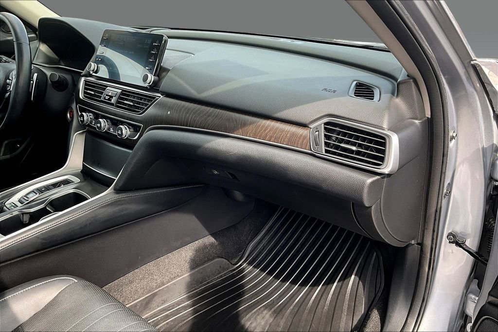 Used 2018 Honda Accord Touring image 10