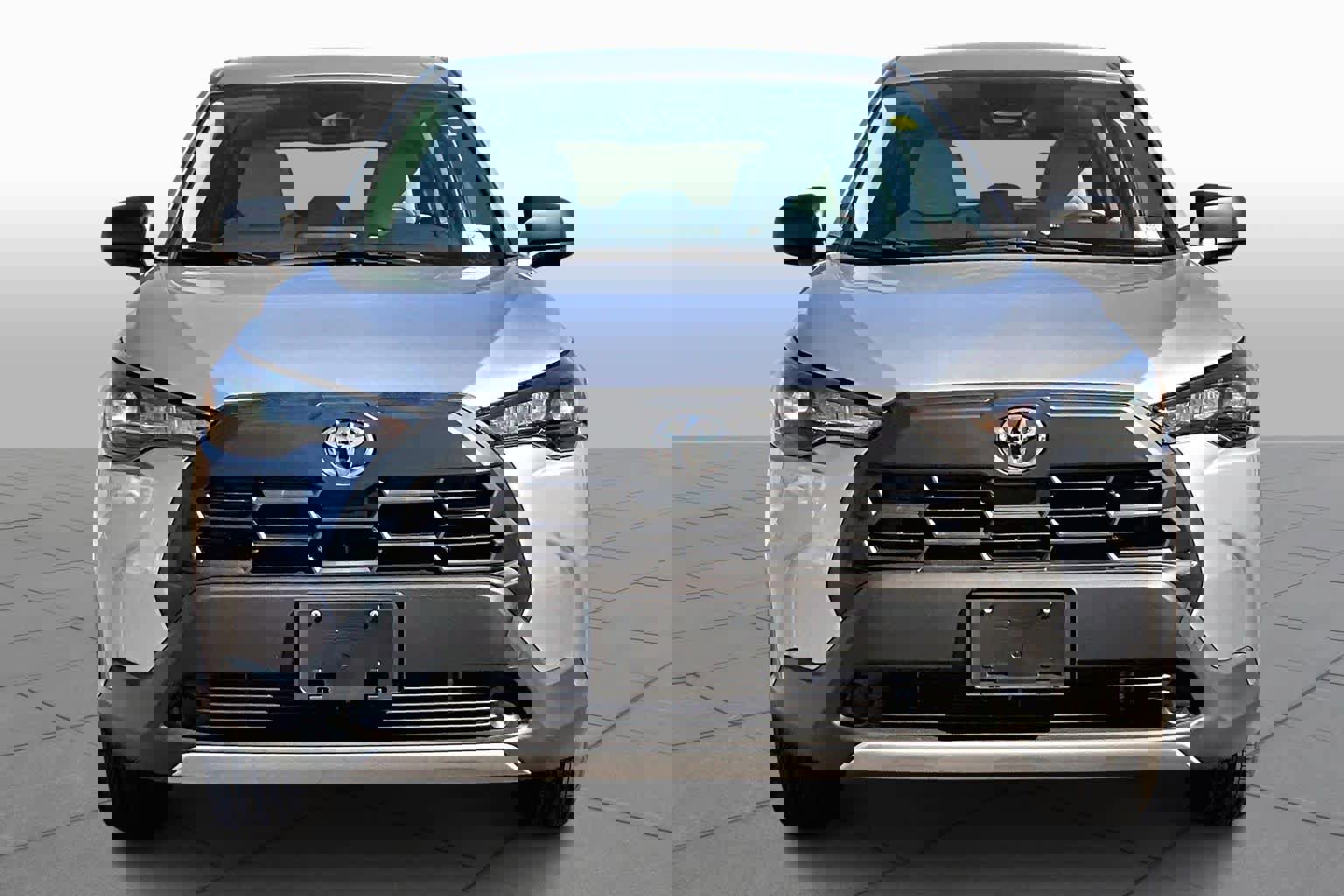 Used 2026 Toyota Corolla Cross L image 4