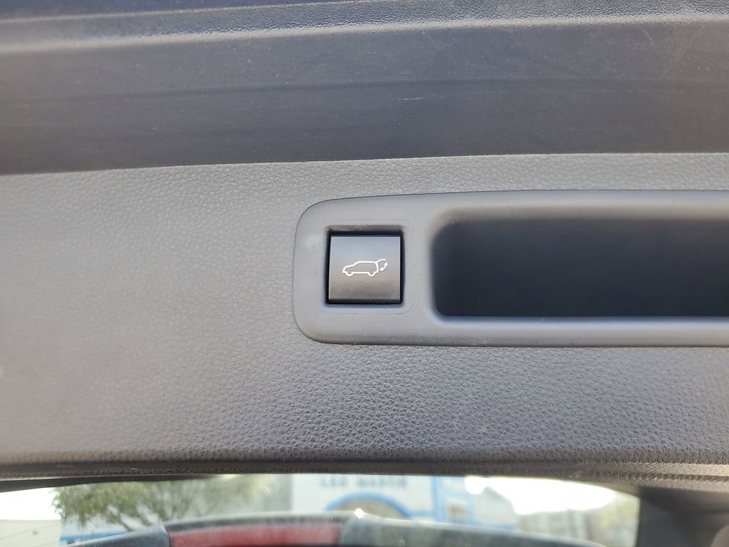 Used 2022 Toyota Highlander XLE image 9