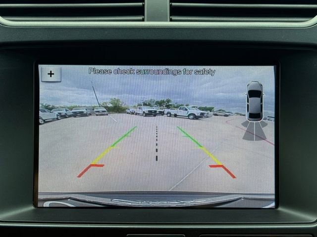 Certified 2019 Ford Explorer XLT w/ Equipment Group 201A image 9