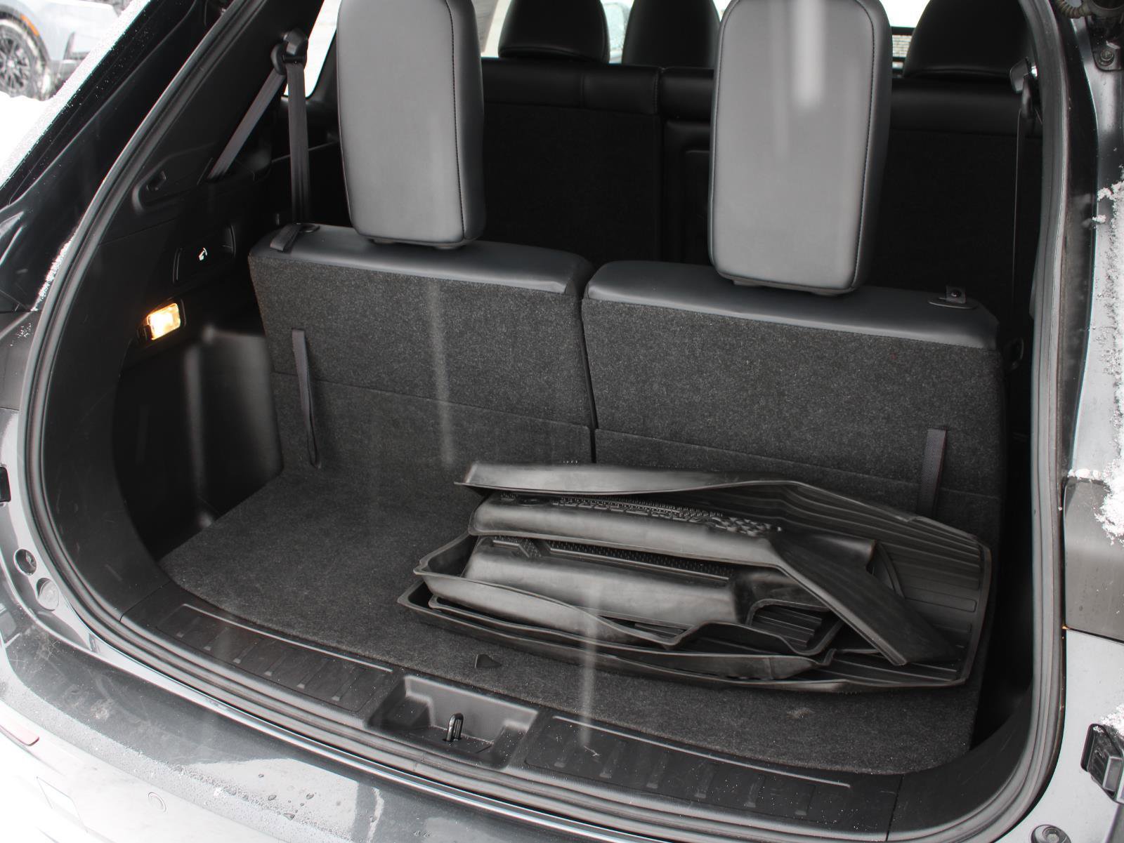 Used 2024 Mitsubishi Outlander SE Black Edition image 8