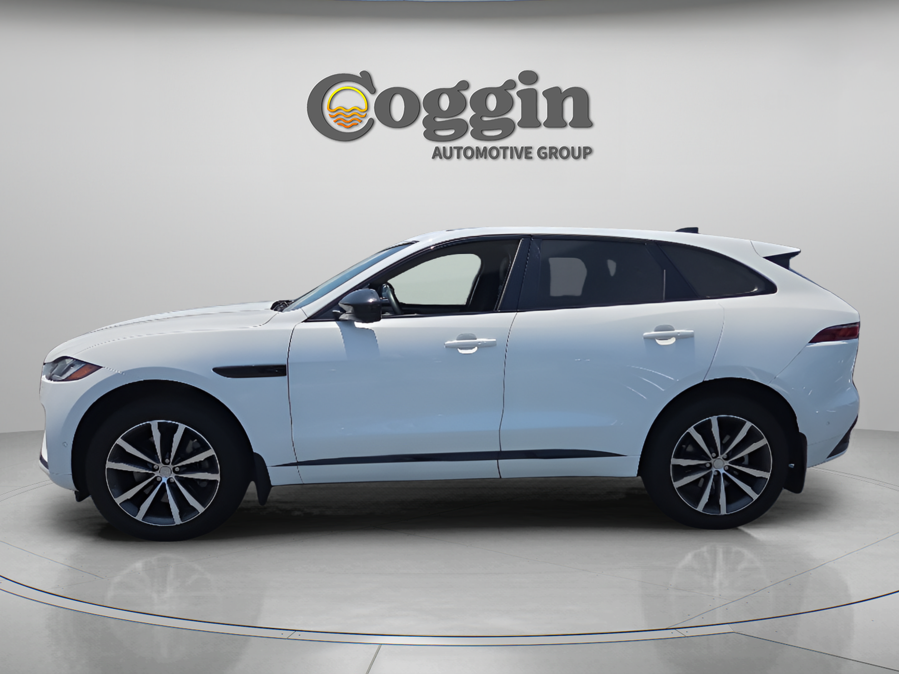 Used 2026 Jaguar F-PACE R-Dynamic S AWD/4WD image 2