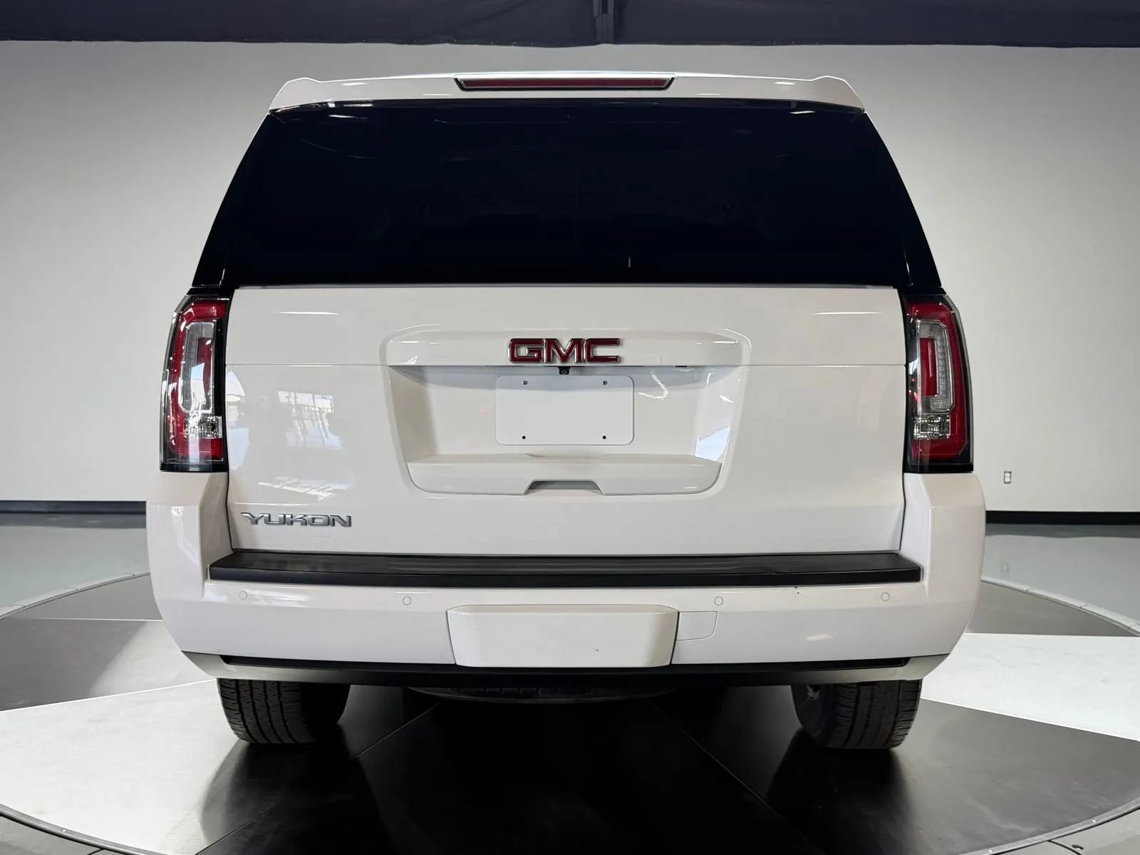 Used 2017 GMC Yukon SLT RWD image 5