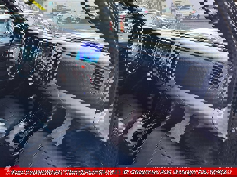 Used 2011 Toyota Tacoma PreRunner w/ SR5 Pkg #2 w/JBL Audio RWD image 10