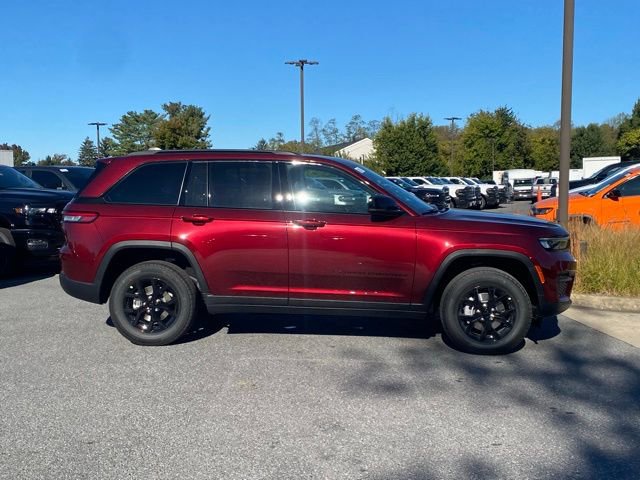 New 2025 Jeep Grand Cherokee Altitude AWD/4WD image 8