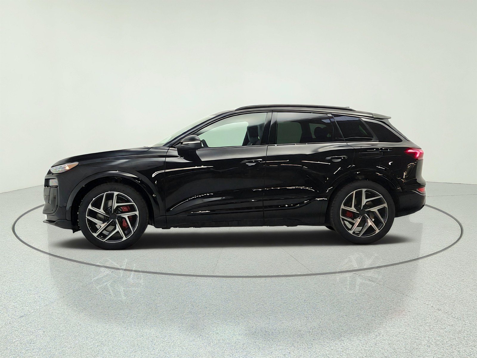 New 2027 Audi SQ6 e-tron Prestige AWD/4WD image 8