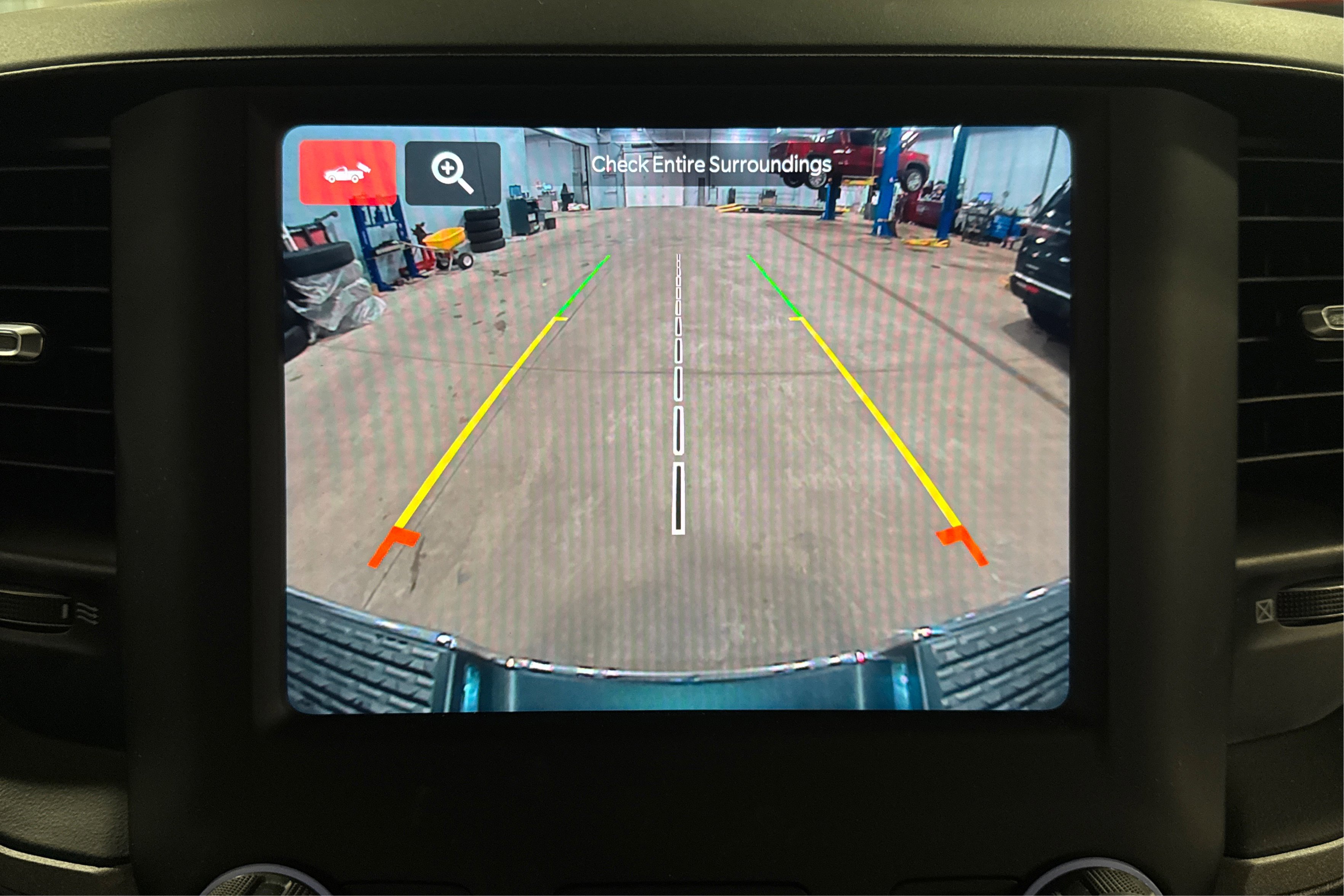 Used 2024 RAM 2500 Tradesman w/ Chrome Appearance Group image 31