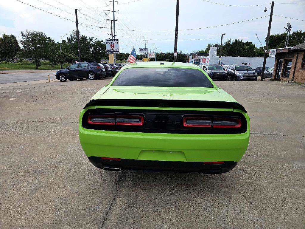Used 2023 Dodge Challenger SXT w/ Blacktop Package image 4
