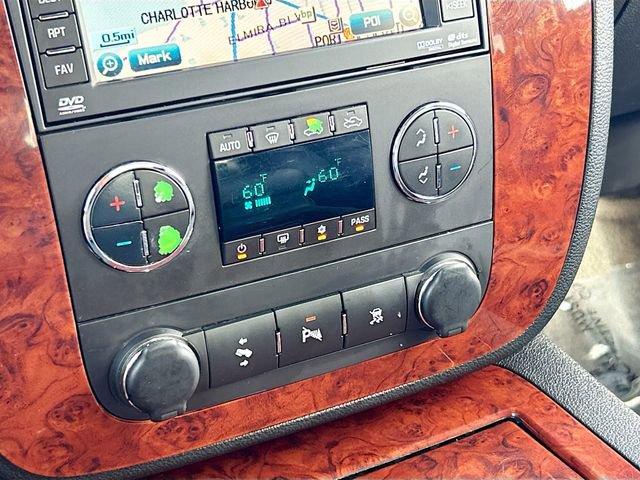 Used 2011 Chevrolet Avalanche LTZ AWD/4WD image 13
