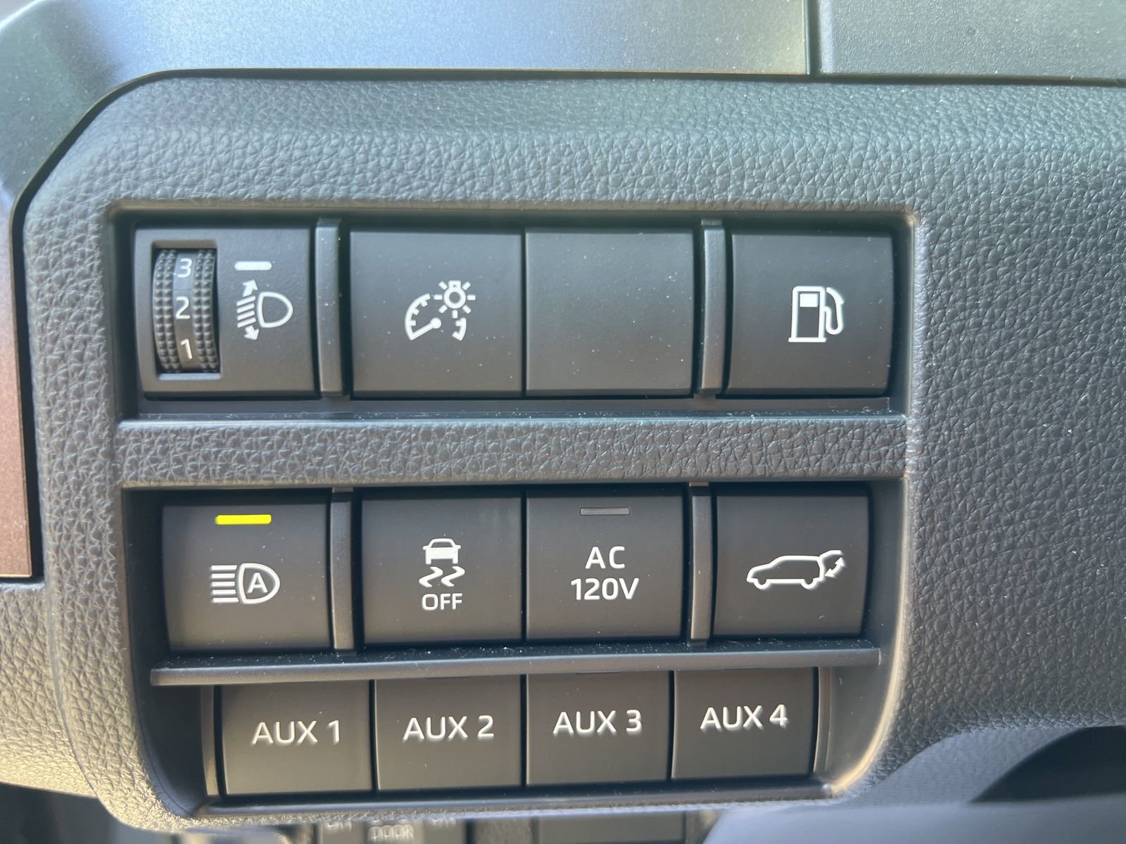Used 2025 Toyota 4Runner TRD Off-Road Premium w/ Tow Technology Package AWD/4WD image 33