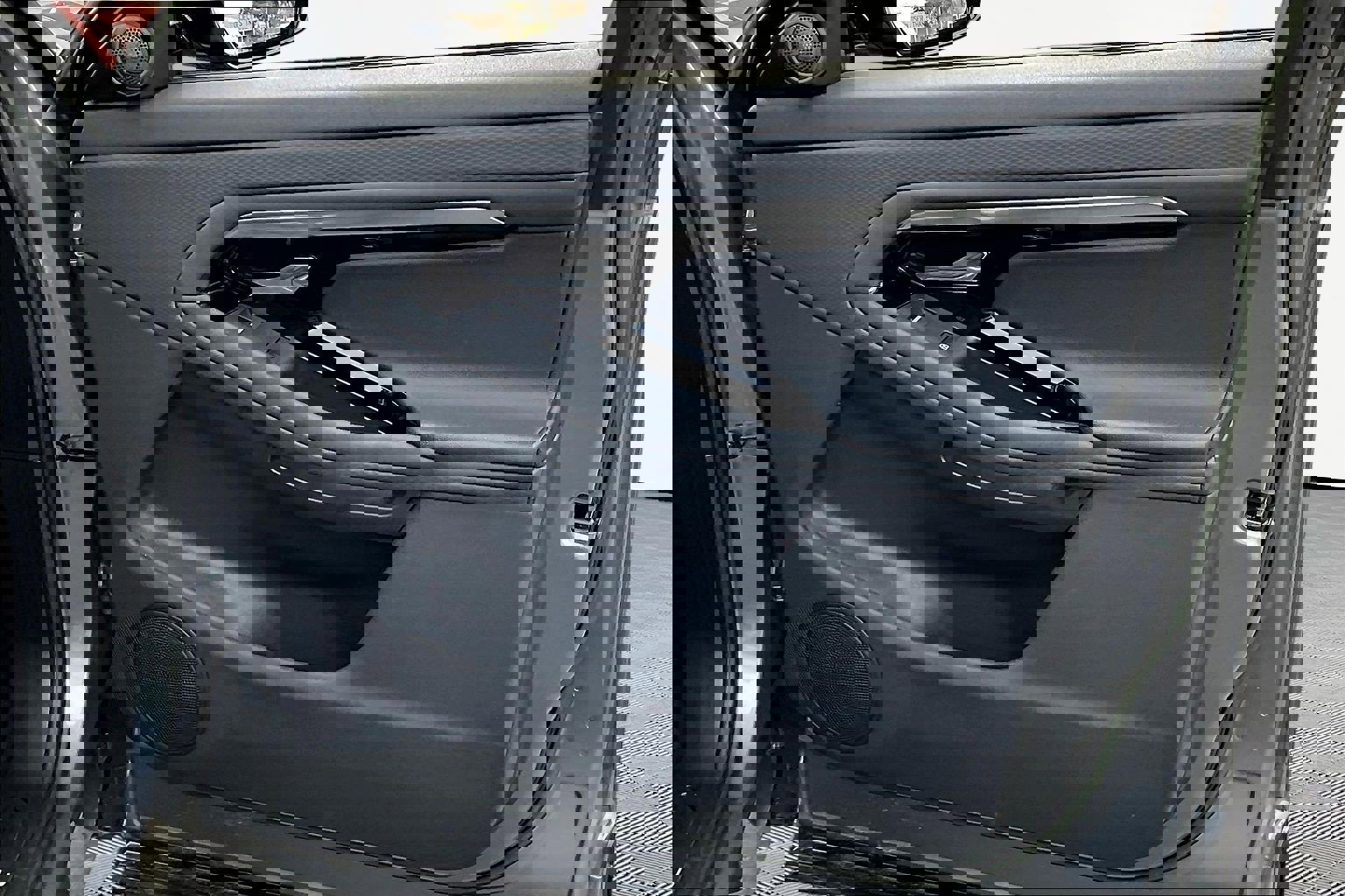 Used 2023 Land Rover Range Rover Evoque R-Dynamic S image 27