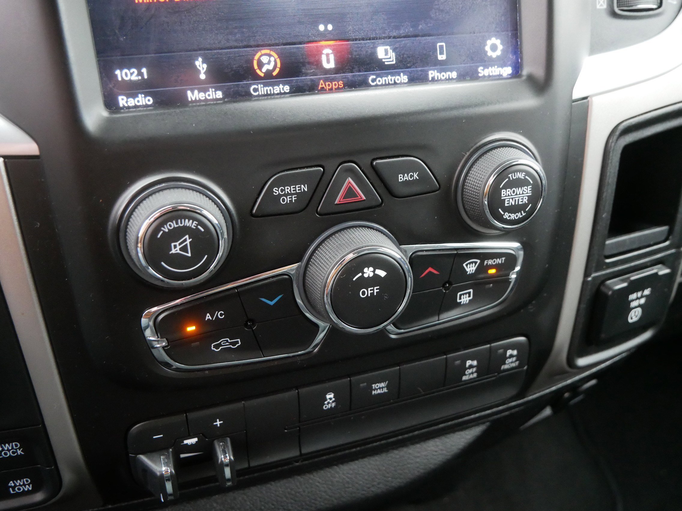 Certified 2018 RAM 1500 Big Horn image 33