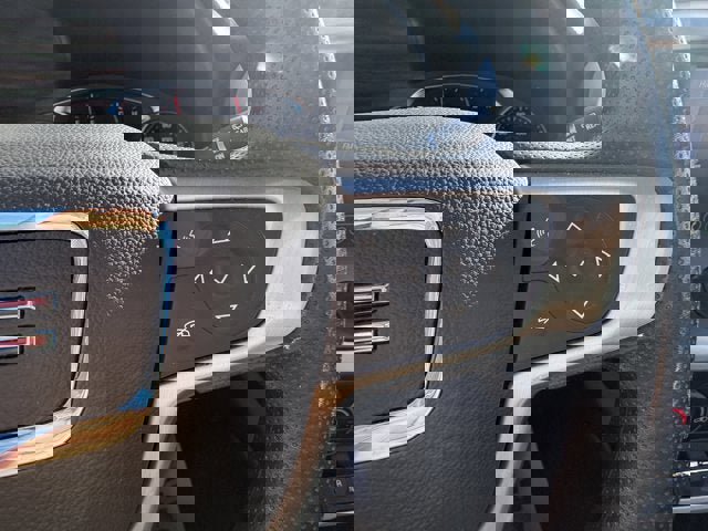 Used 2023 GMC Acadia SLE w/ Driver Convenience Package image 23