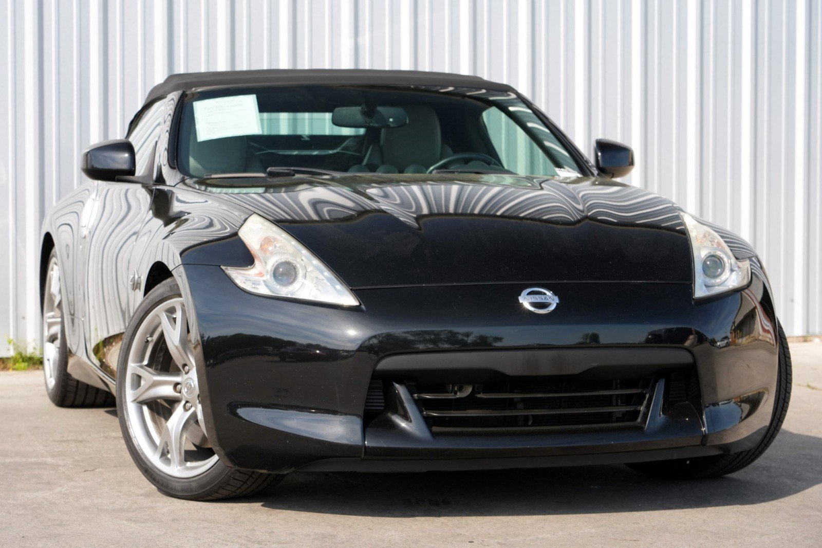 Used 2010 Nissan 370Z Touring w/ Sport Pkg image 2