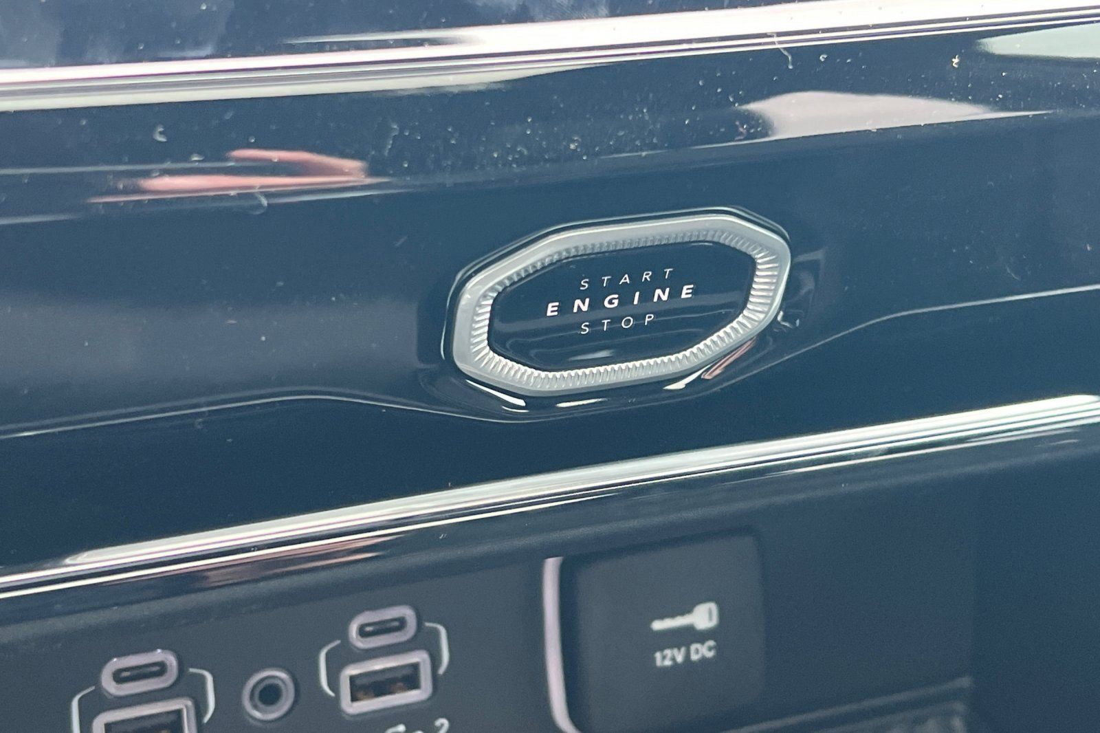 New 2026 Jeep Grand Cherokee Altitude AWD/4WD image 19