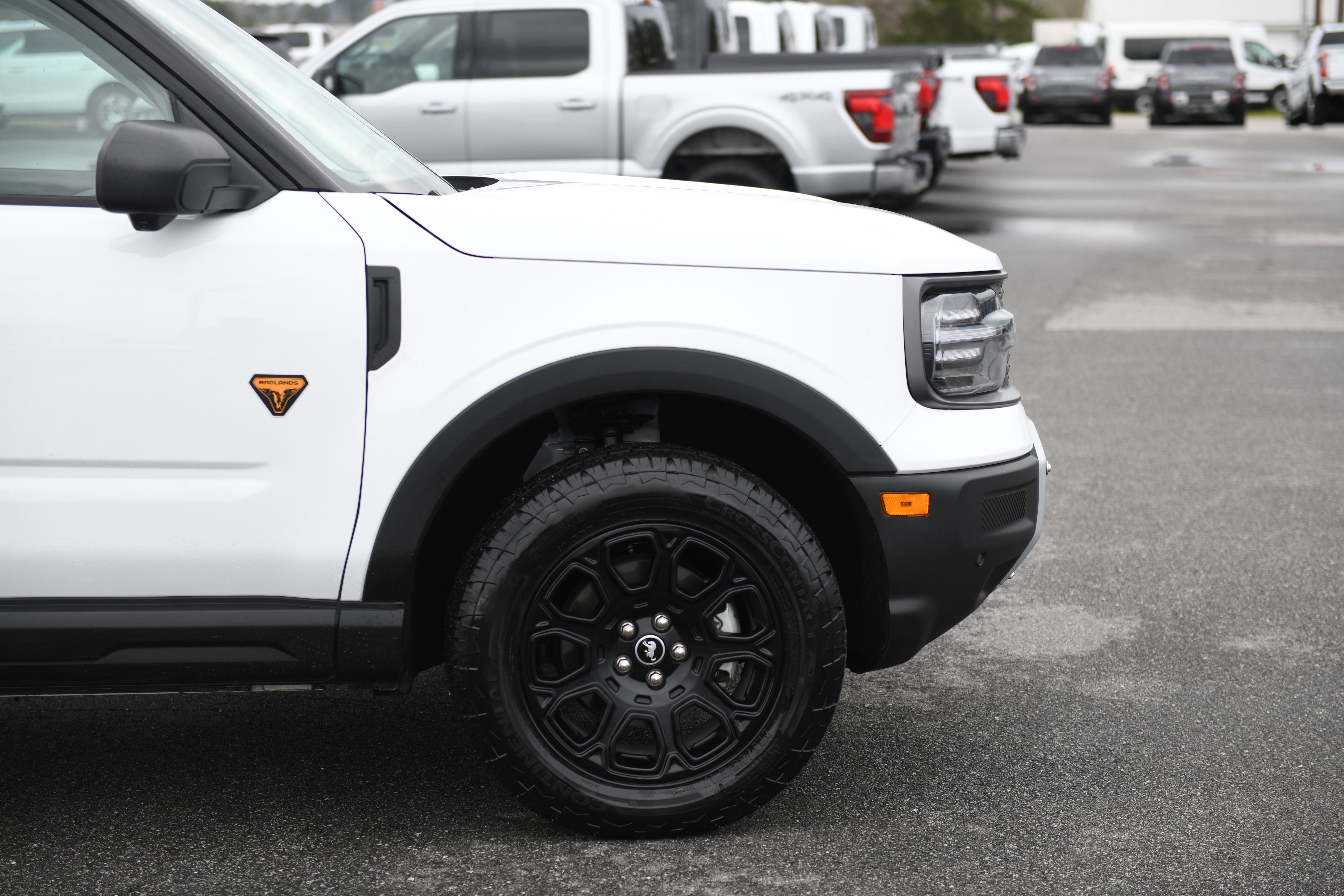Used 2025 Ford Bronco Sport Badlands image 3