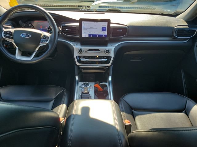 Used 2021 Ford Explorer XLT w/ Equipment Group 202A AWD/4WD image 27