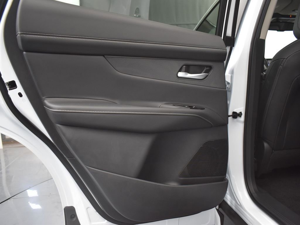 New 2025 Nissan Murano SL image 15