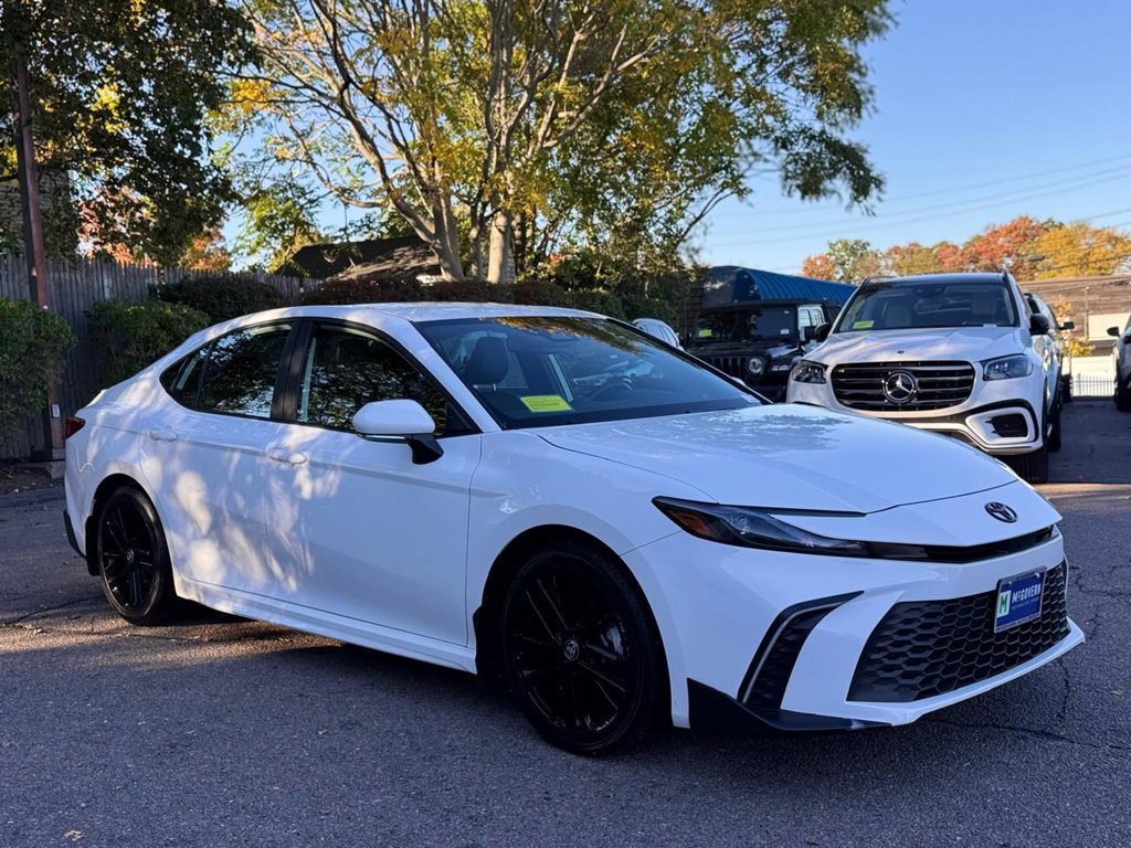 Used 2026 Toyota Camry SE w/ Convenience Package FWD image 8