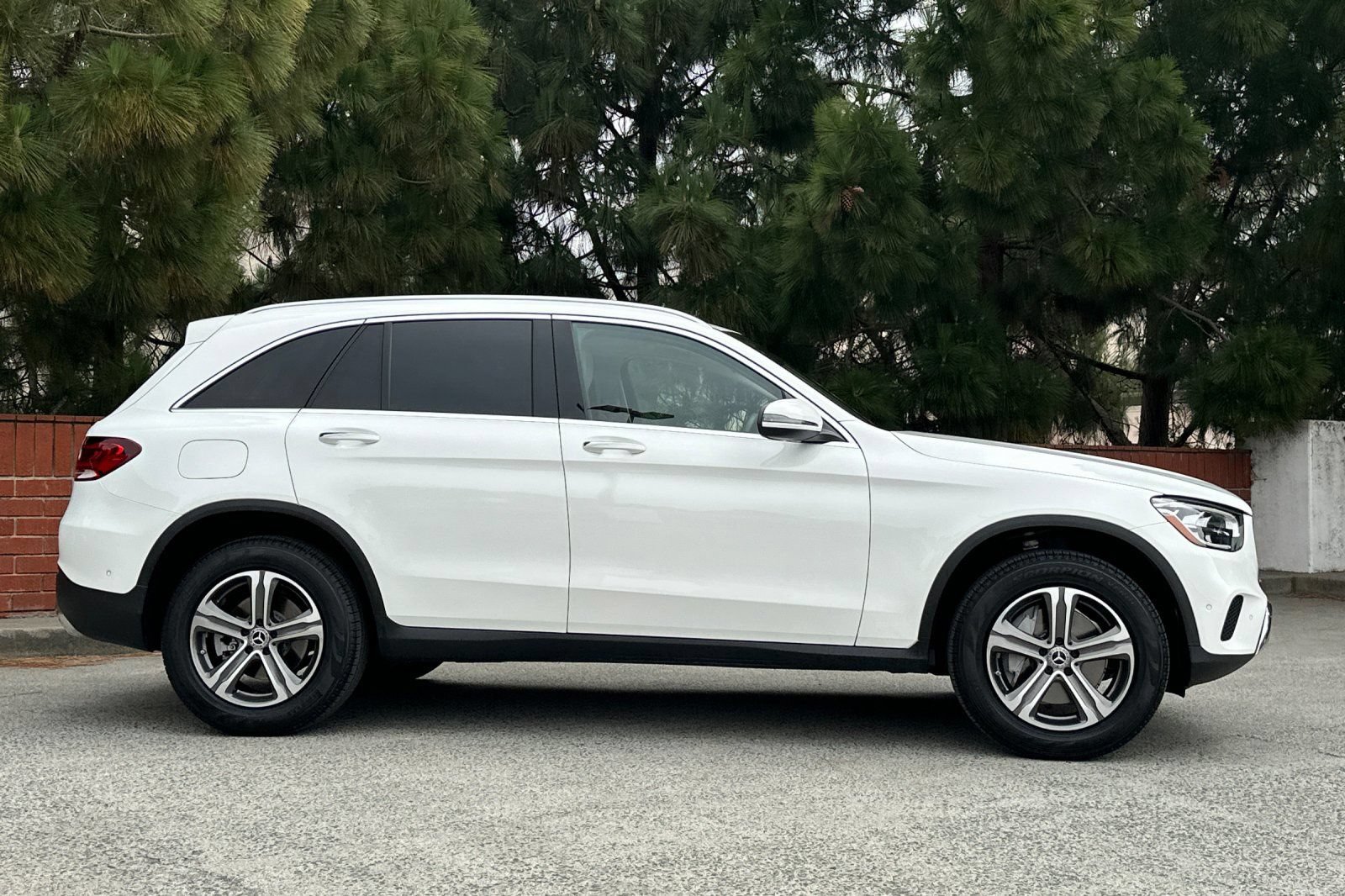 Used 2021 Mercedes-Benz GLC 300 4MATIC image 4