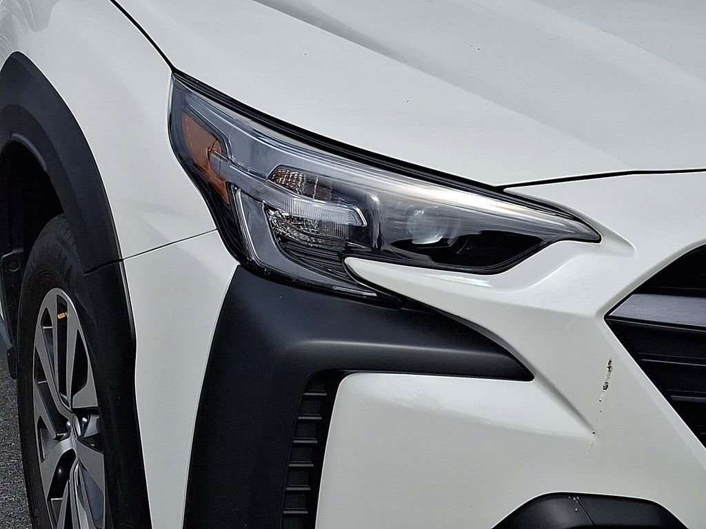 Used 2023 Subaru Outback Premium image 9